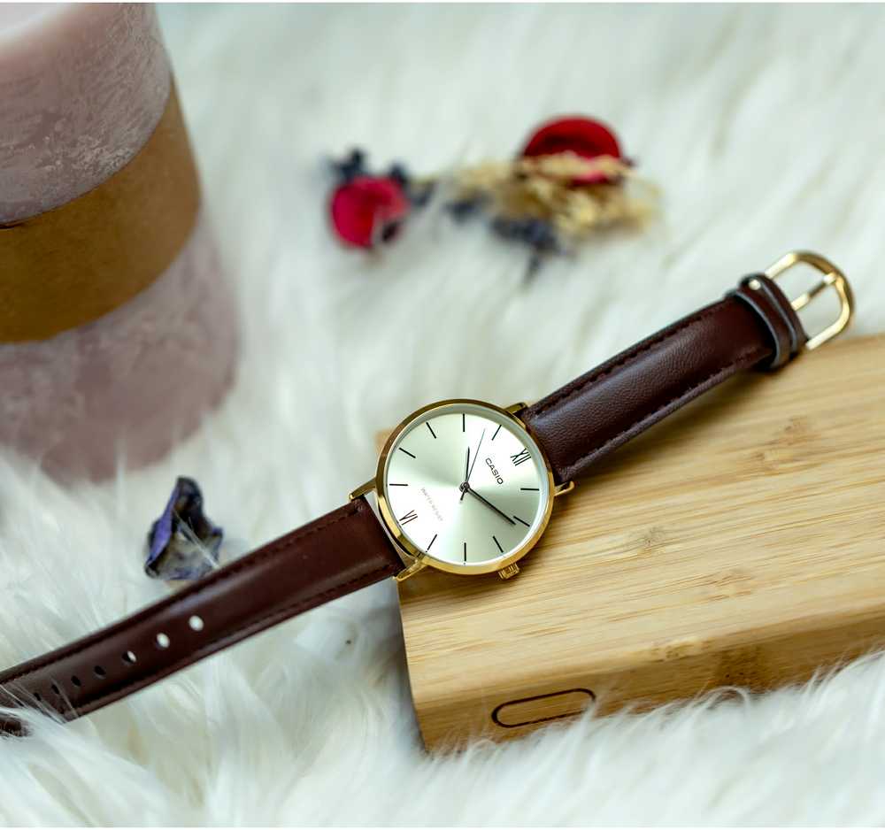 Casio LTP-VT01GL-9B moteriškas laikrodis + dėžutė