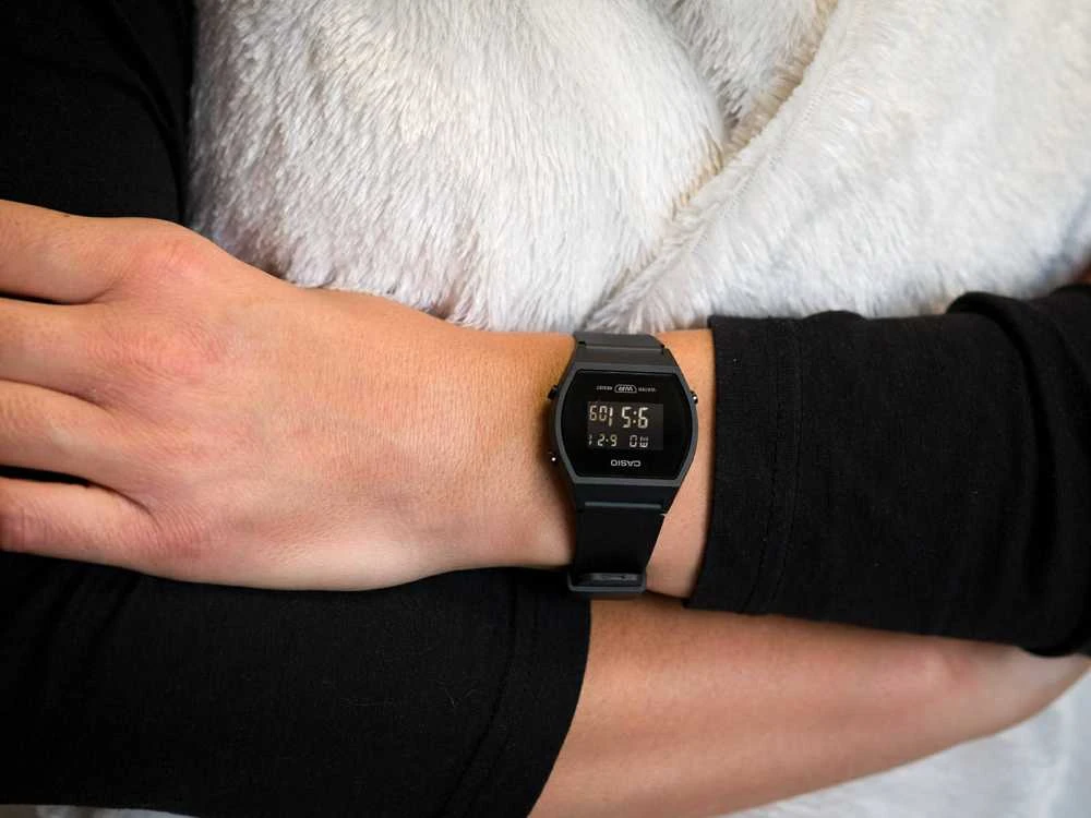 Laikrodis moterims CASIO Vintage LW-204-1BDF + dėžutė