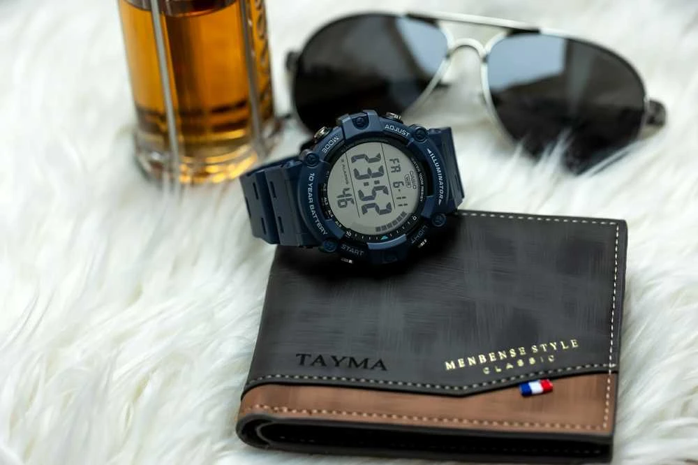 Laikrodis vyrams CASIO SPORT ILLUMINATOR AE-1500WH-2A + dėžutė