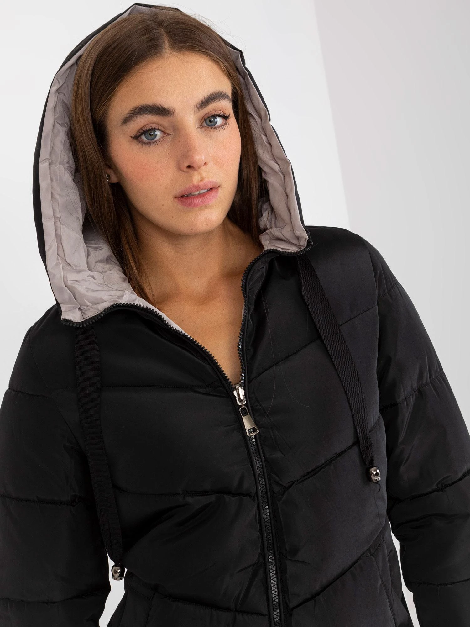 Minority Striukė moterims-NM-KR-L22-9872.93-juoda-smėlio spalva