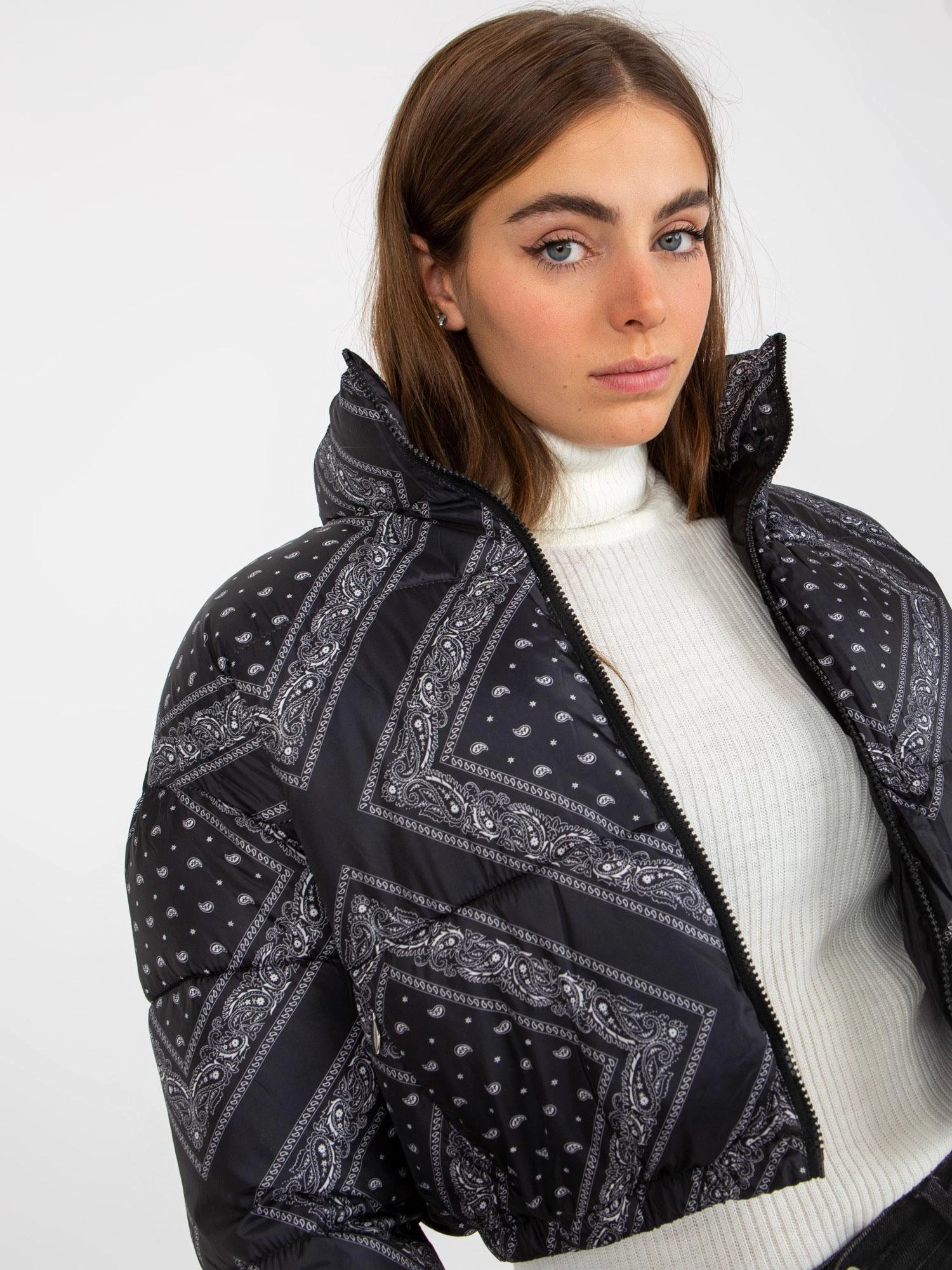 Minority Striukė moterims-NM-KR-P22-6631.98P- juoda