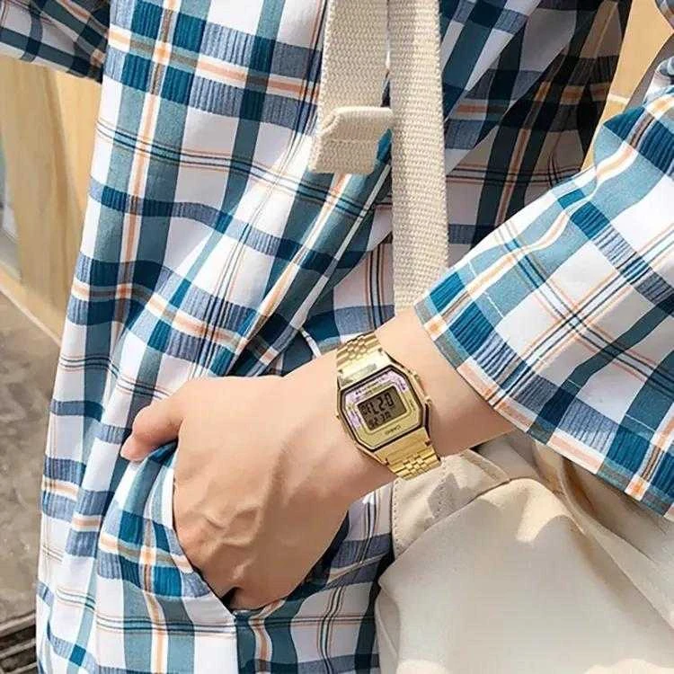 CASIO LA680WGA-4C moteriškas laikrodis (zd631d) + dėžutė