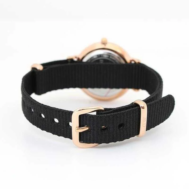 MOTERIŠKAS LAIKRODIS DANIEL WELLINGTON DW00100247 – klasikinis Petite Cornwall 28 + BOX