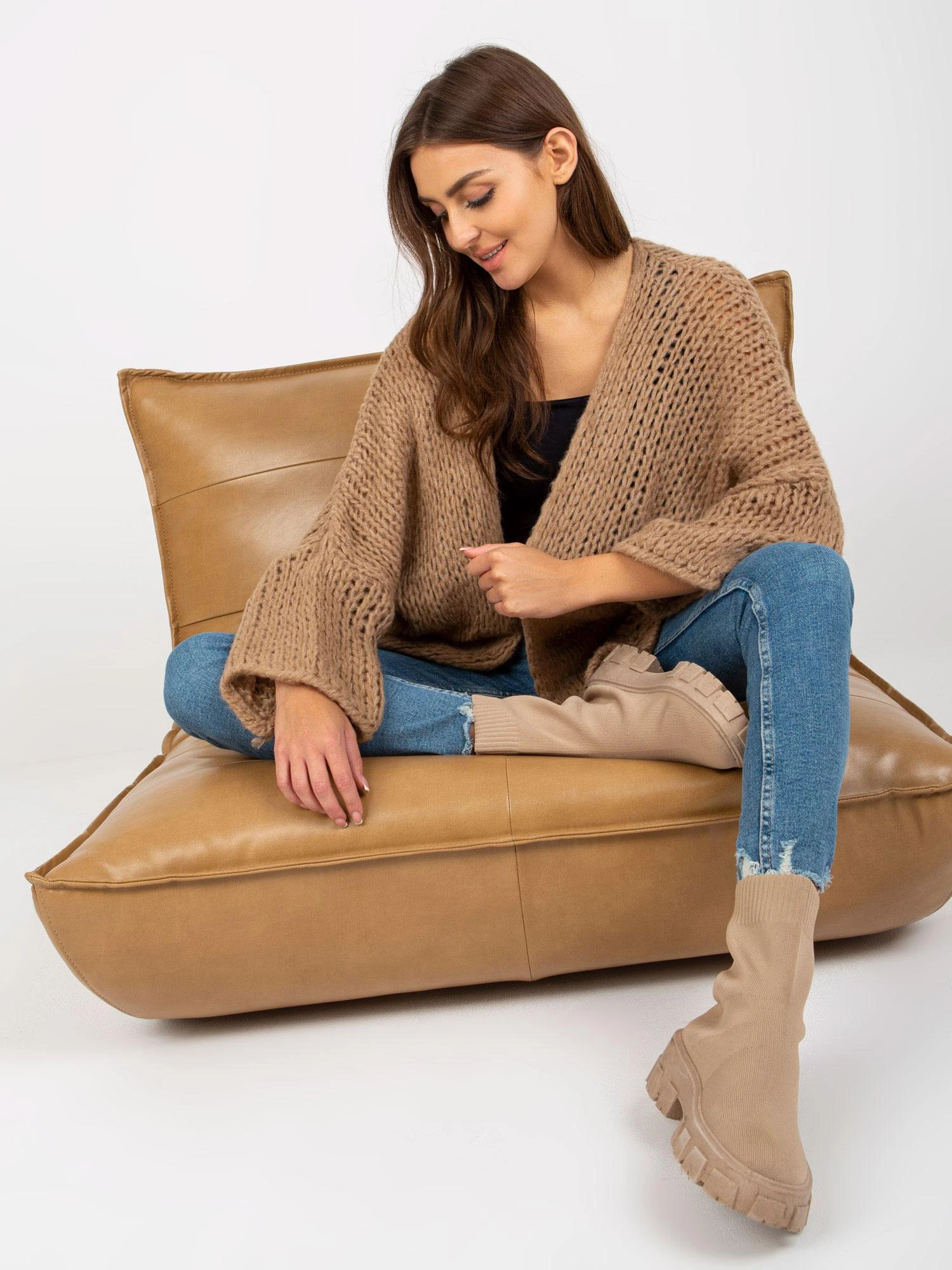 Och Bella Megztinis-TW-SW-BI-M2202.29X-tamsiai smėlio spalvos