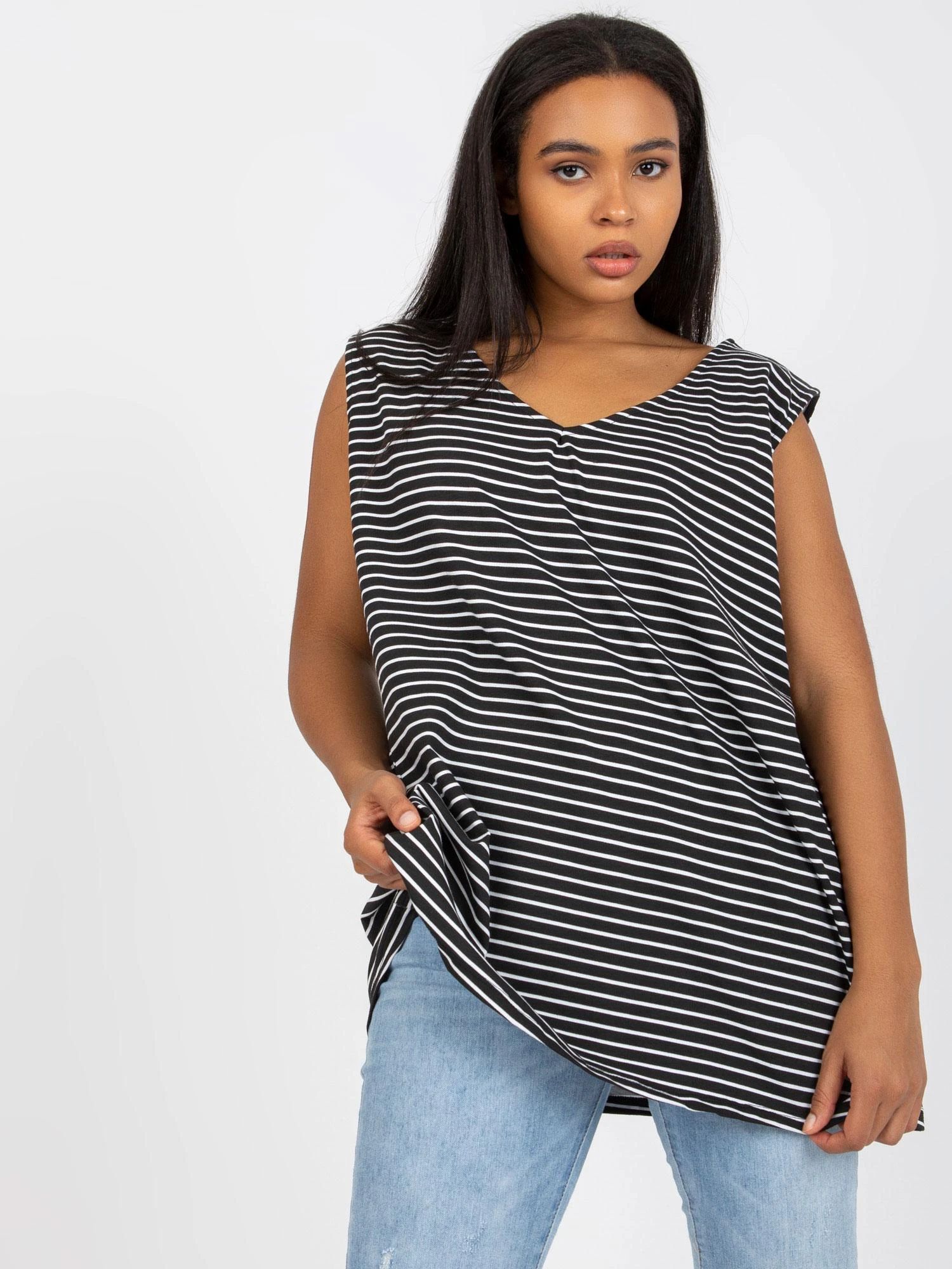 Relevance Top-RV-TP-7952.93-juoda ir balta