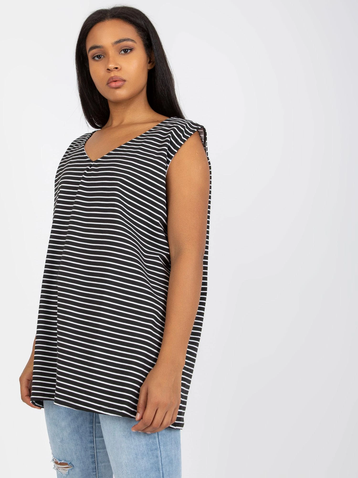 Relevance Top-RV-TP-7952.93-juoda ir balta