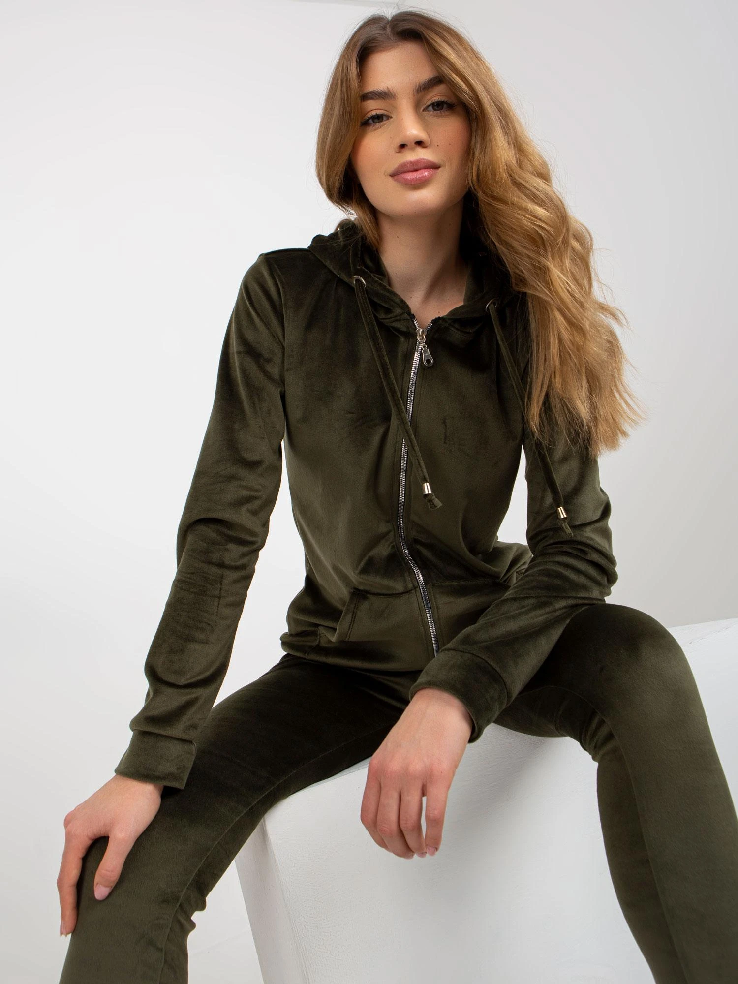 Relevance Veliūrinis treningas moterims RV-KMPL-6087-2.31X-khaki