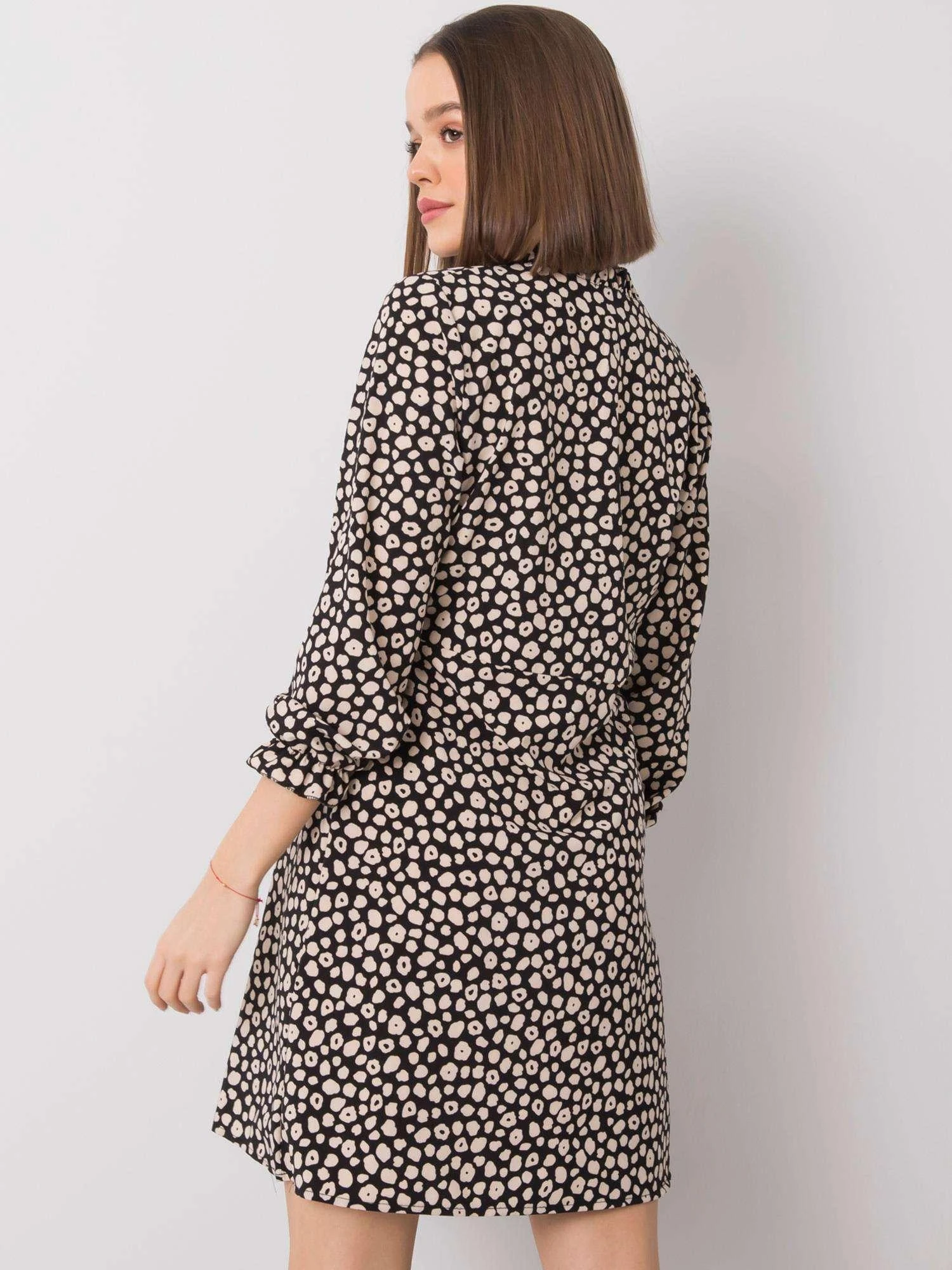 Rue Paris Suknelė-WN-SK-R817.66-juoda-smėlio spalvos