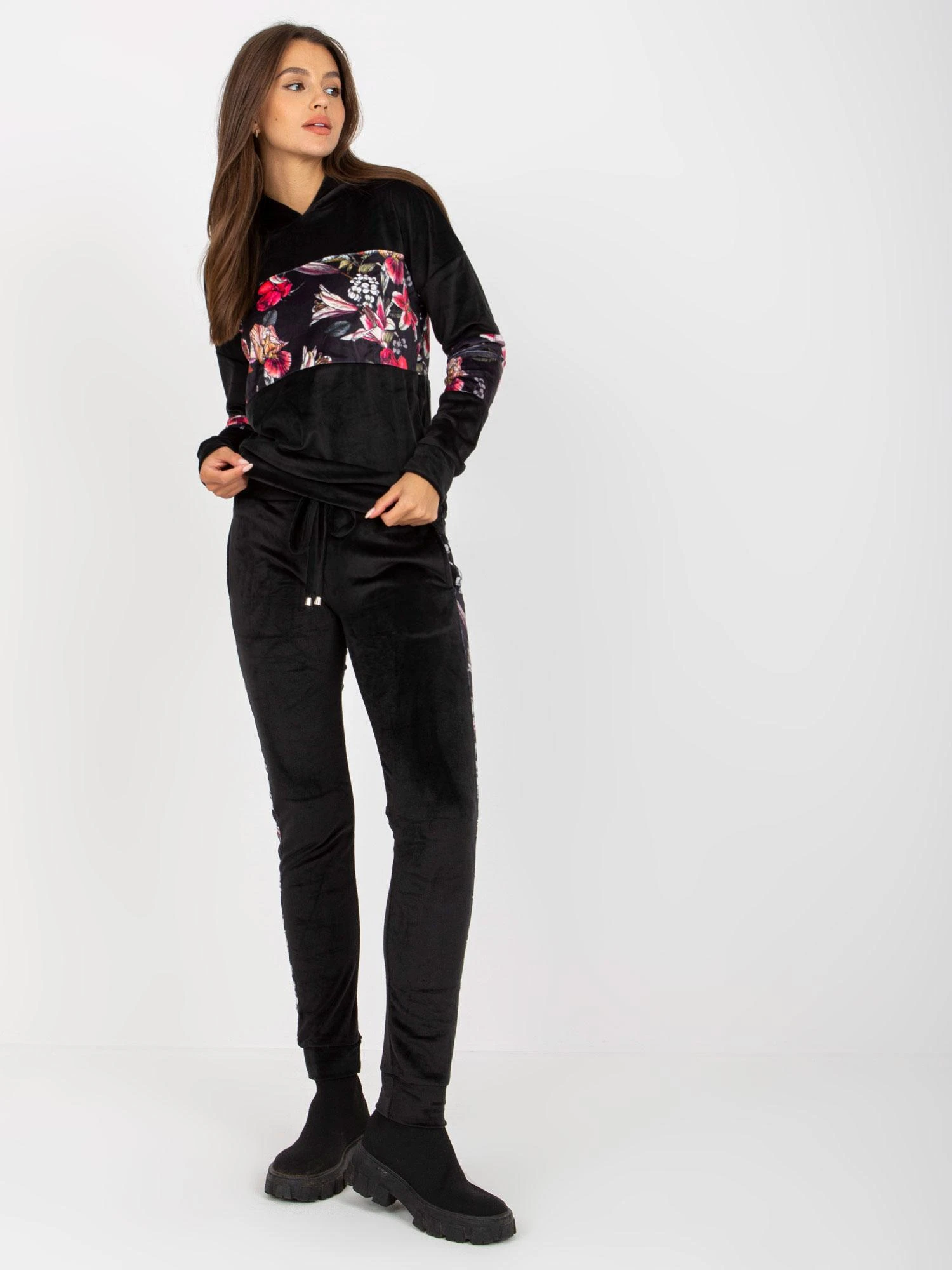 Rue Paris Veliūrinis komplektas moterims RV-KMPL-8234.35X-juoda