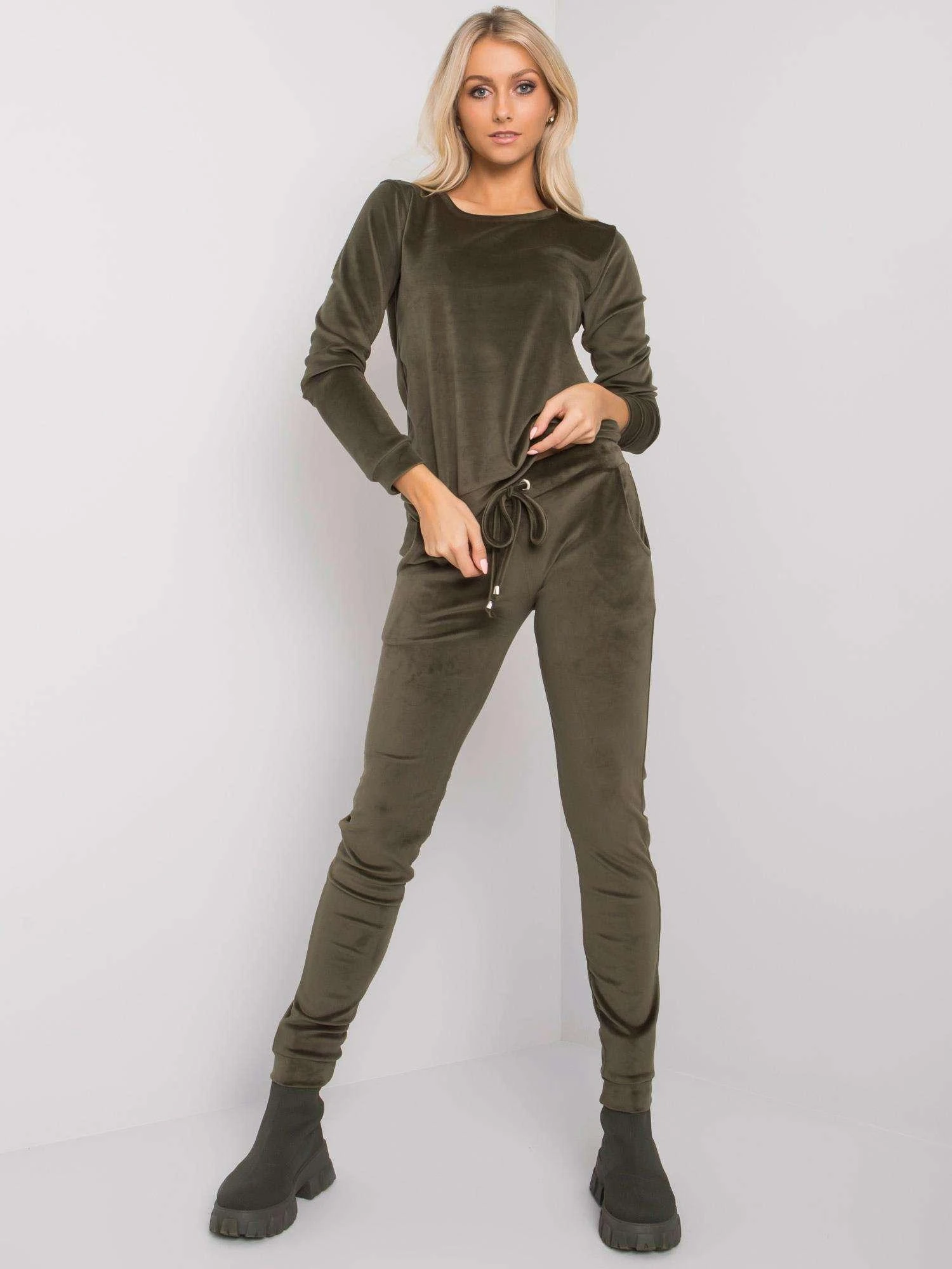 Rue Paris Veliūrinis treningas moterims RV-KMPL-6083.05-khaki