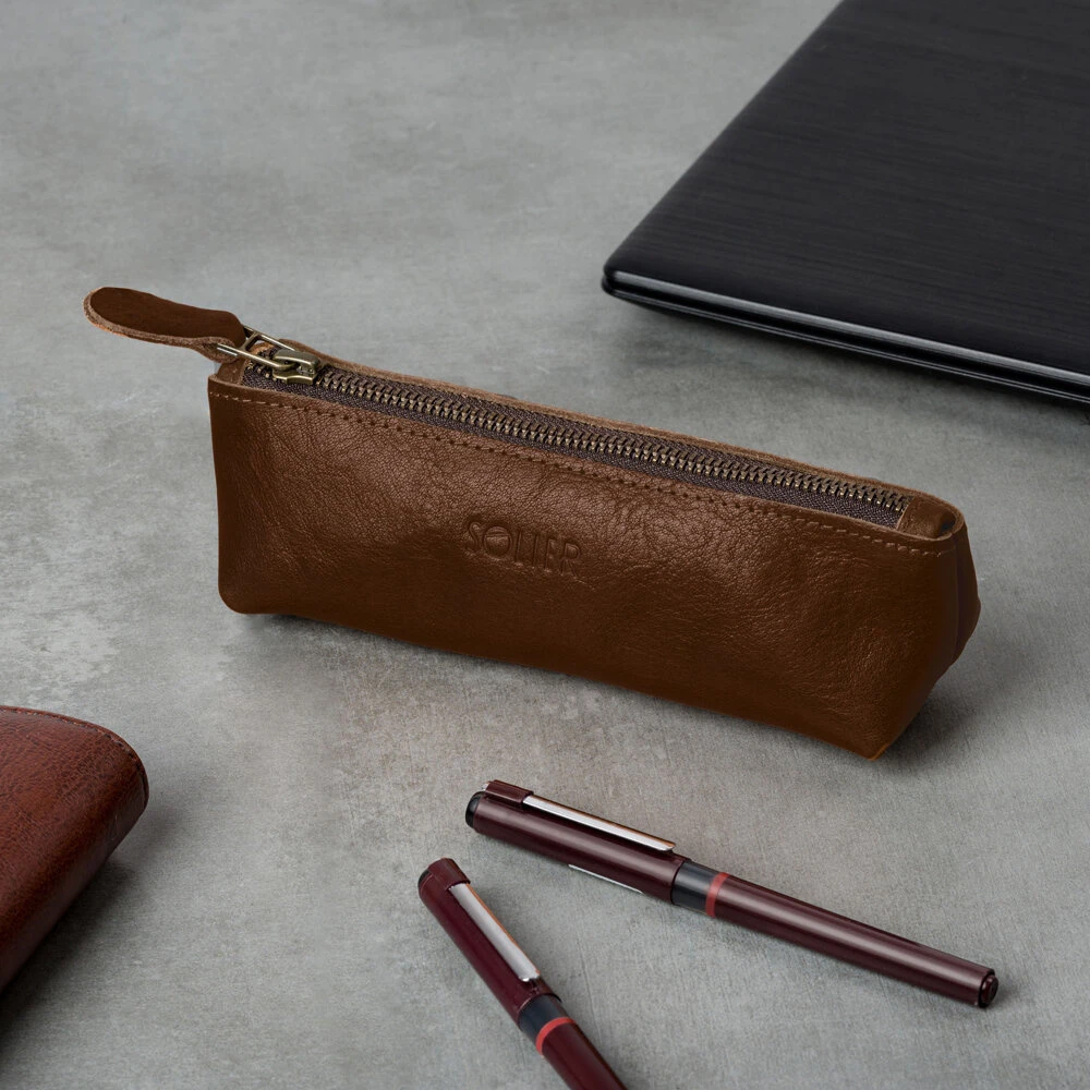 Kelioninis Solier Accessories Leather pencil case Solier SA51 dark ruda