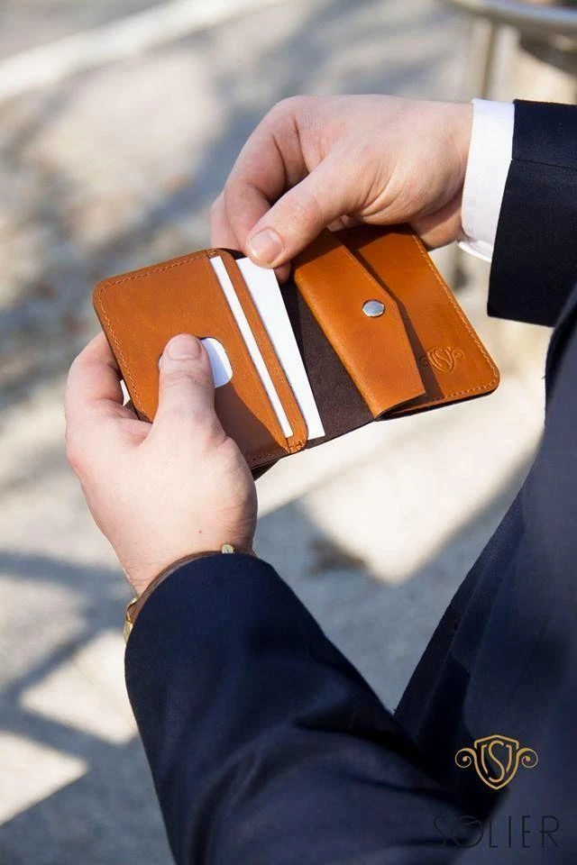 Solier Accessories Piniginė vyrams su skyriumi monetoms SOLIER SW16 SLIM - Ruda kaštoninė