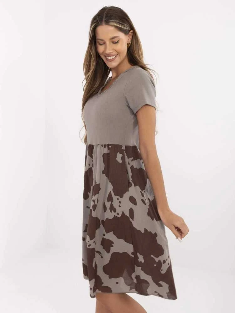Suknelė Italy Moda Sukienka-DHJ-SK-253701.80-ciemny bezowy