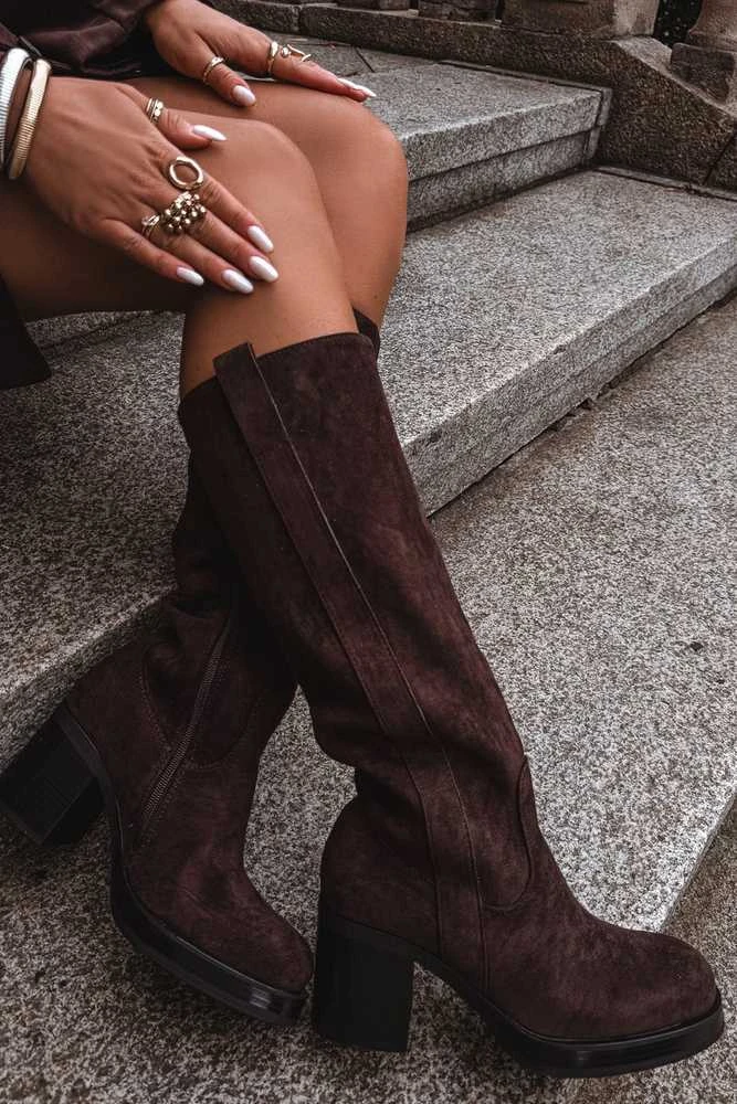 Boto Moteriški rudi zomšiniai ilgaauliai plačiu neaukštu kulnu
