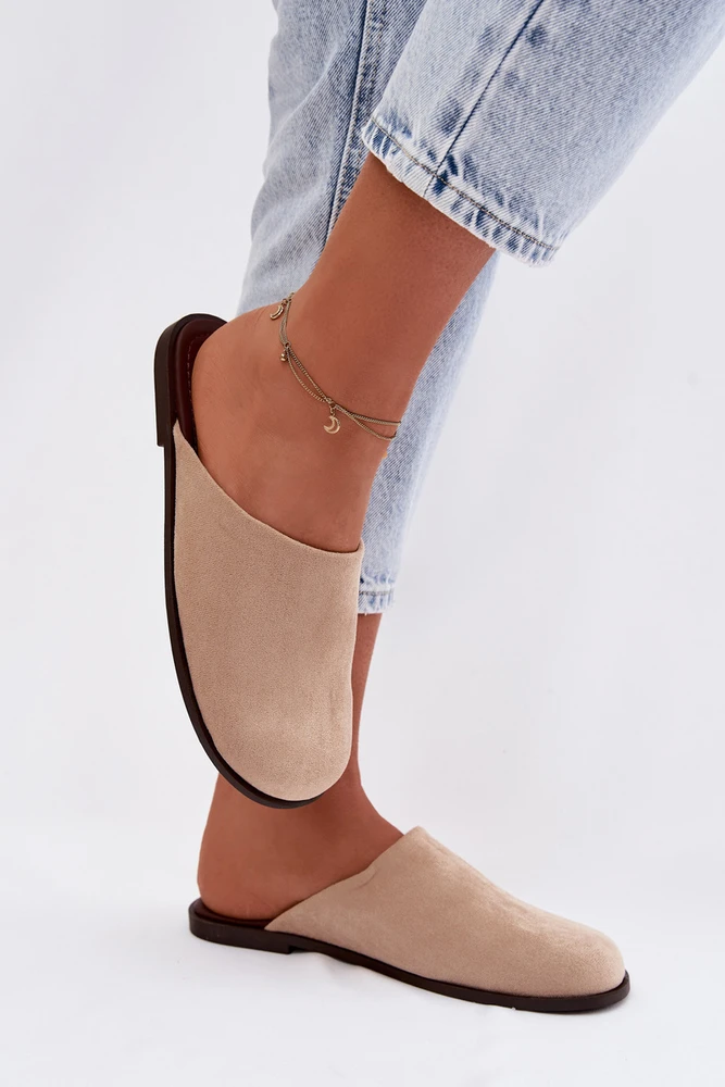 Boto Moteriškos smėlio spalvos lygiapadės zomšinės šlepetės