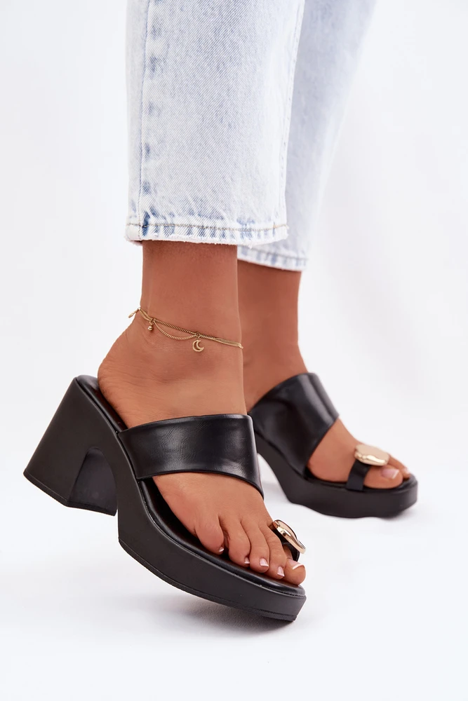 Boto Stilingos įsispiriamos basutės ant stambaus kulno