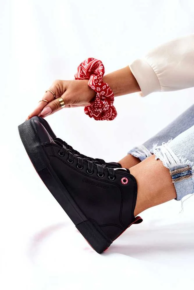 Juodi laisvalaikio stiliaus Cross Jeans bateliai