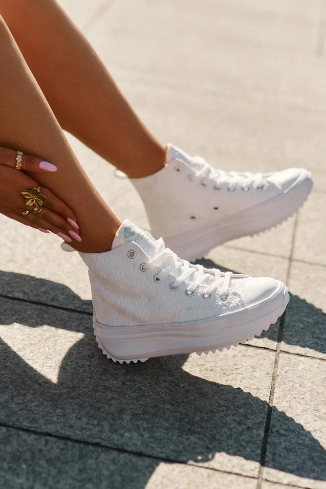 Lee Cooper Balti išsiuvinėti batai ant platformos
