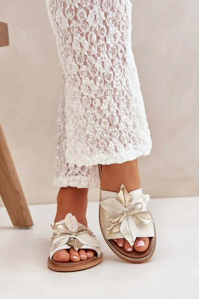 Lewski Shoes Natūralios odos šlepetės su stilinga gėle