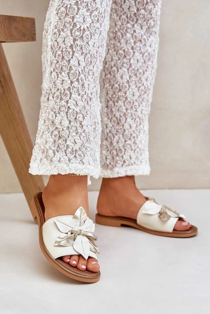 Lewski Shoes Natūralios odos šlepetės su stilinga gėle