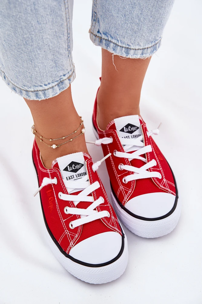 Raudoni aukštos kokybės medžiaginiai Lee Cooper bateliai