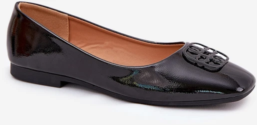 Vinceza Lakuoti juodi elegantiški moteriški bateliai