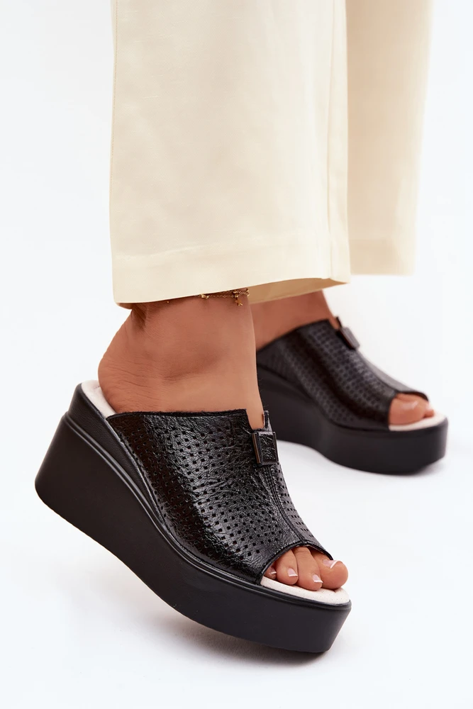 Vinceza Moteriškos natūralios odos platforminės basutės