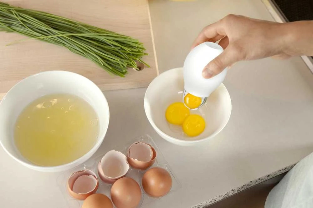 Quirky Įrankis kiaušinio tryniui išimti “Pluck”