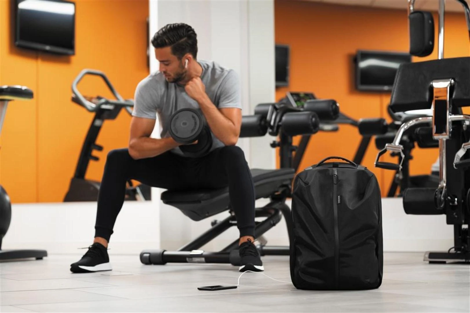 Kuprinė XD Design Bobby Flex gym, Juodos spalvos