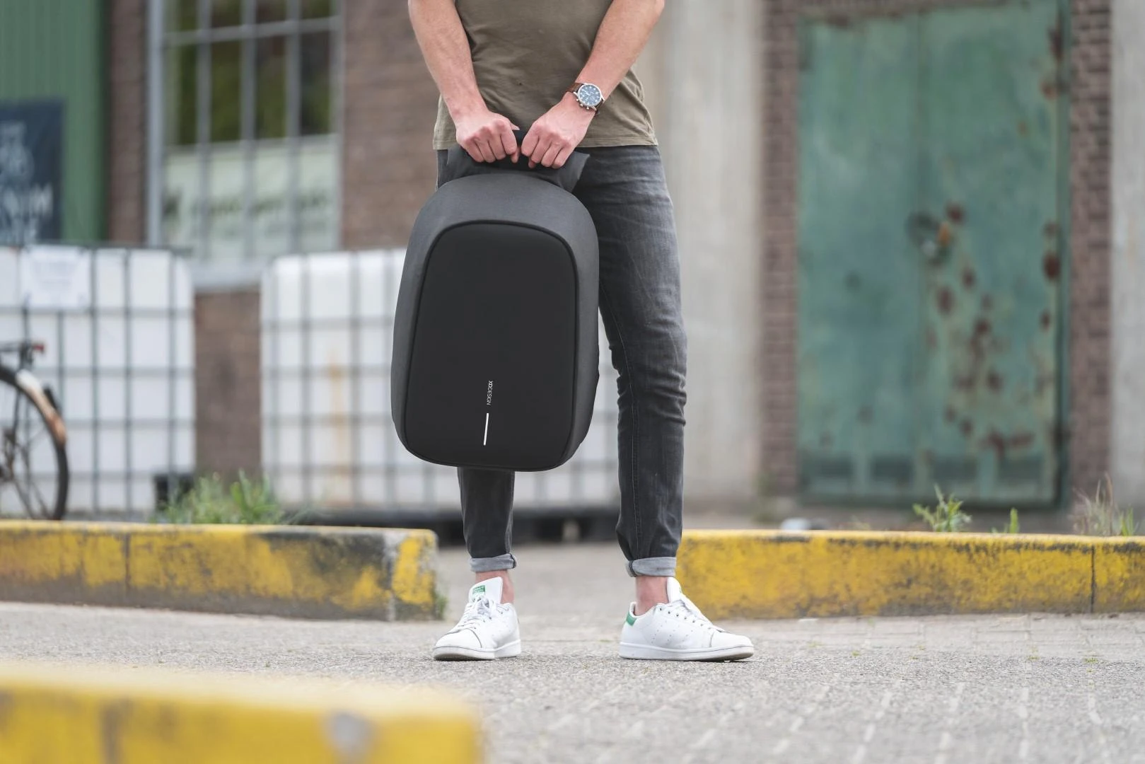 XD Design Kuprinė su apsauga nuo vagių Bobby Hero Regular (Juoda)