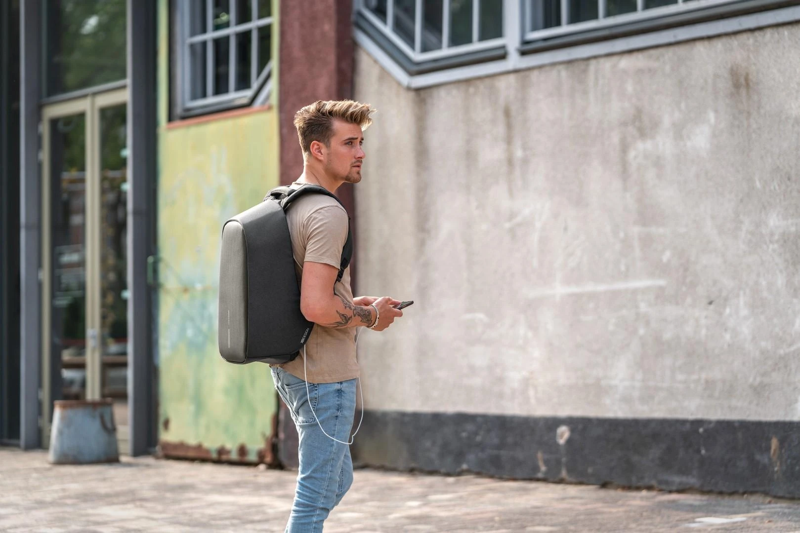 XD Design Kuprinė su apsauga nuo vagių Bobby Hero Regular (Juoda)