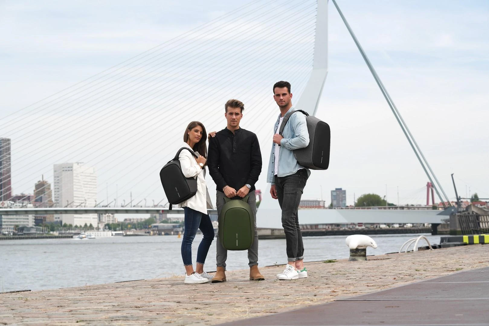 Kuprinė su apsauga nuo vagių XD Design Bobby Hero Regular, Žalios spalvos
