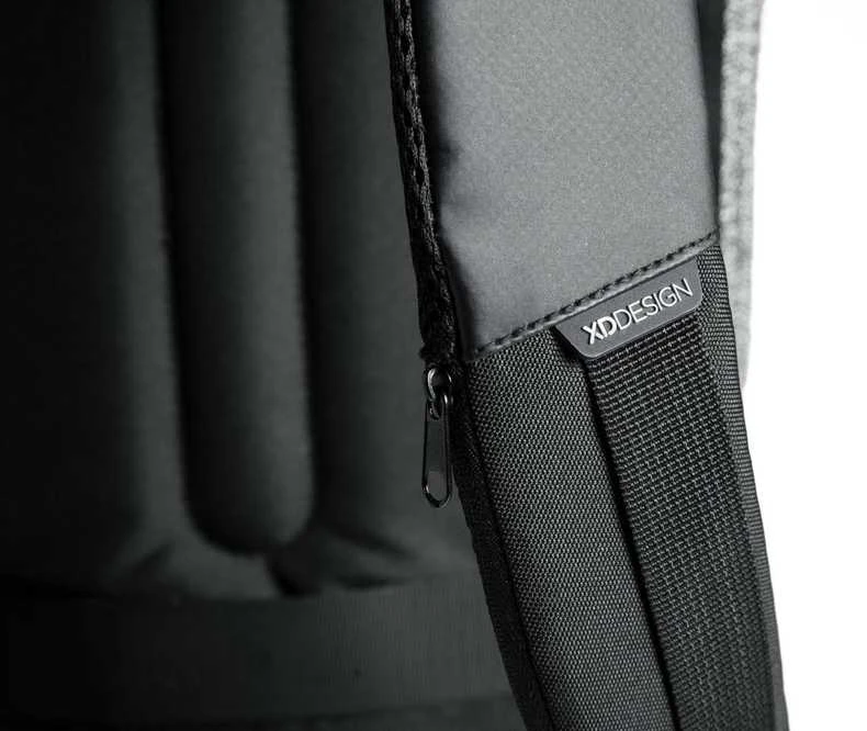 Kuprinė su apsauga nuo vagių XD Design Bobby Urban, Pilkos spalvos