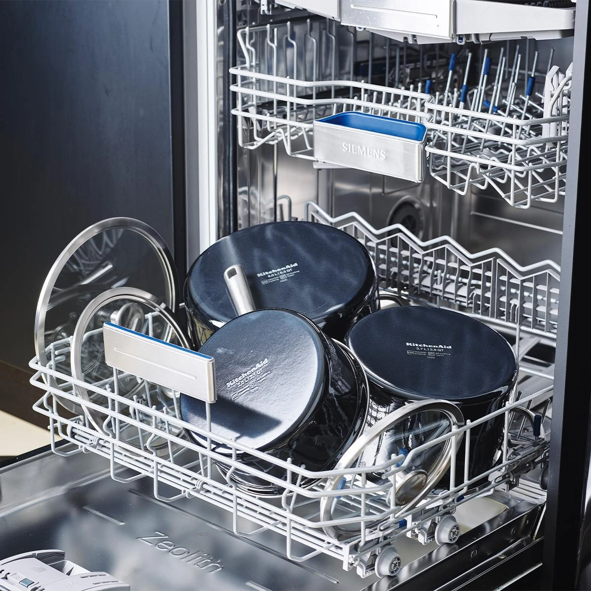 2,4L emaliuotas puodas - juodas / KitchenAid