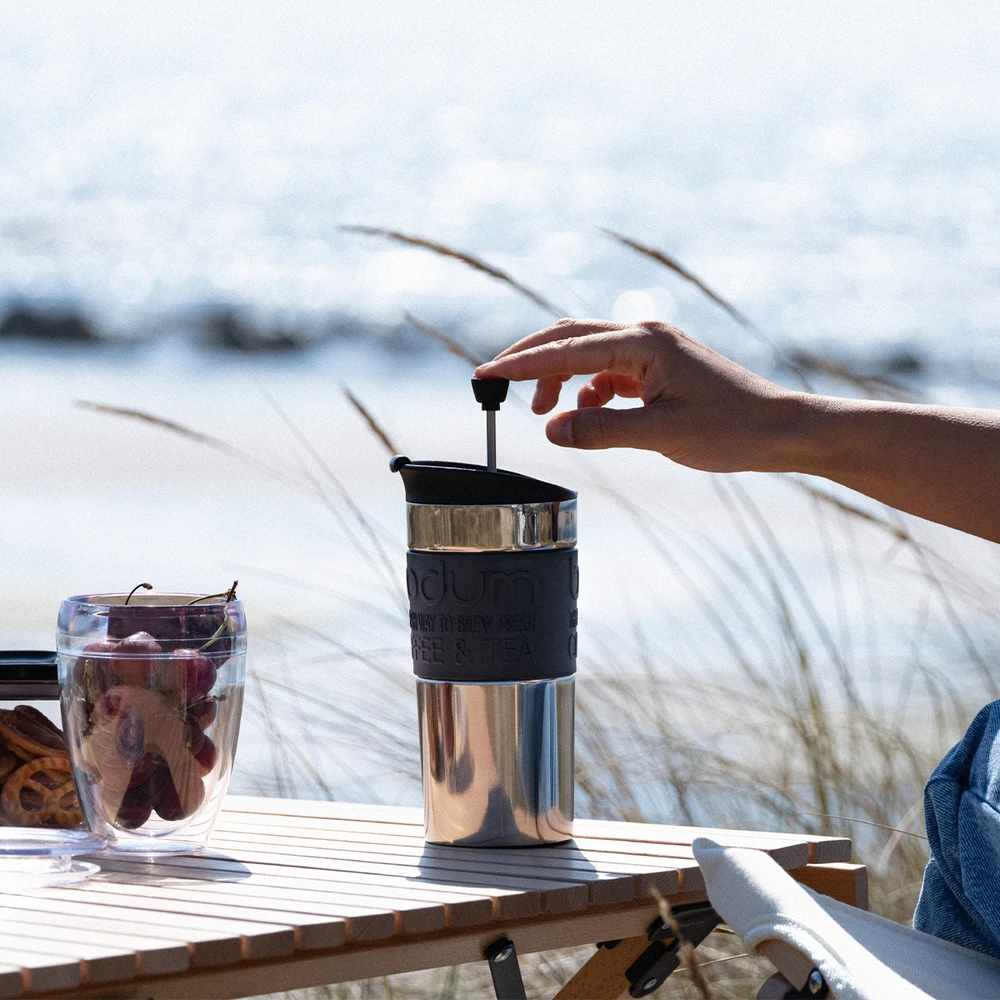 Bodum Travel Press 350 ml juodas kavos virimo aparatas su stūmokliniu užpilu