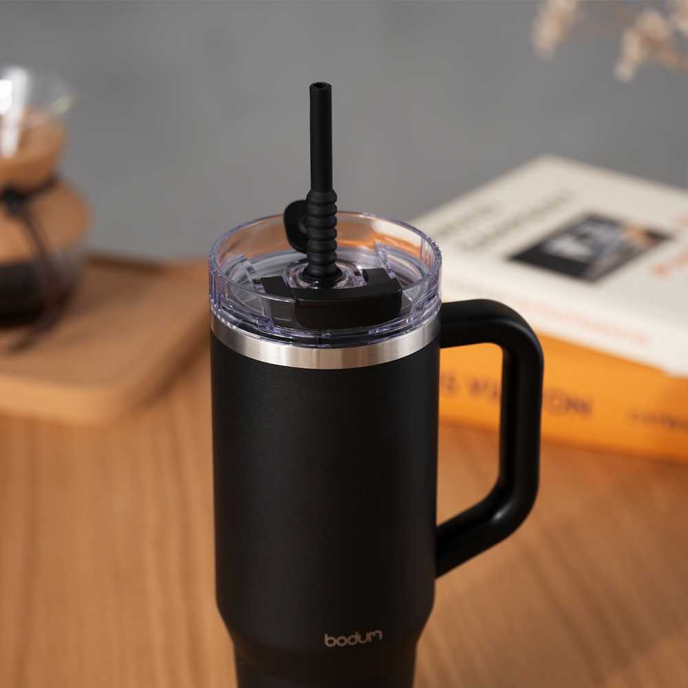 Bodum kubek termiczny ze słomką i laikikliu Travel Mug 1.2L Juodas