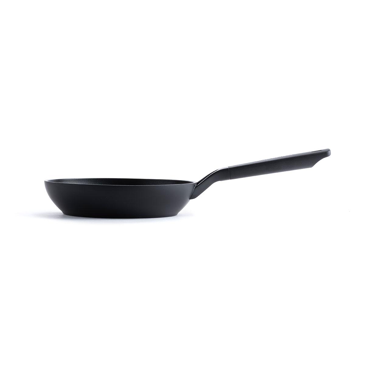 KitchenAid - Klasikinė kaltinio aliuminio keraminė keptuvė - juoda - 20 cm