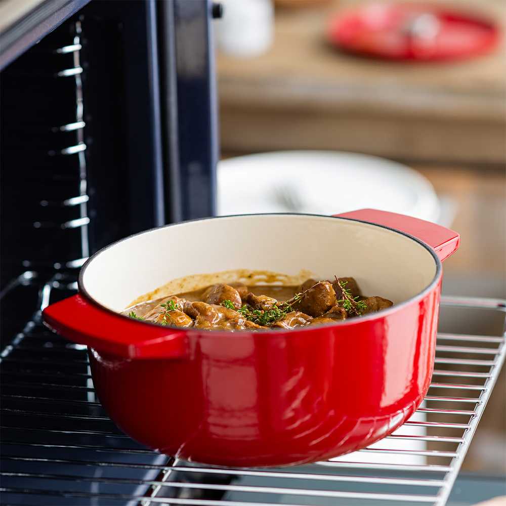 KitchenAid - KA-Puodas - Empire Raudona - 22 cm / 3,3 l