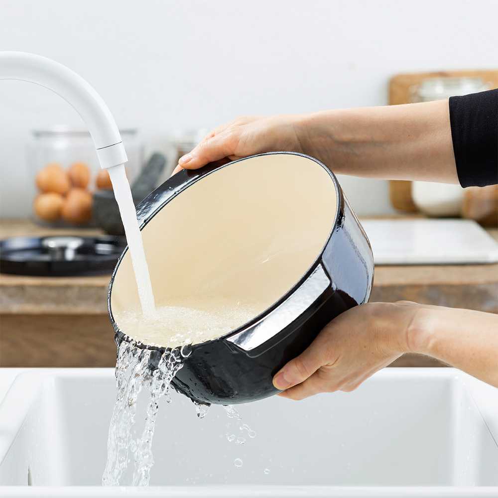 KitchenAid - KA-puodas - onikso juodumo - 22 cm