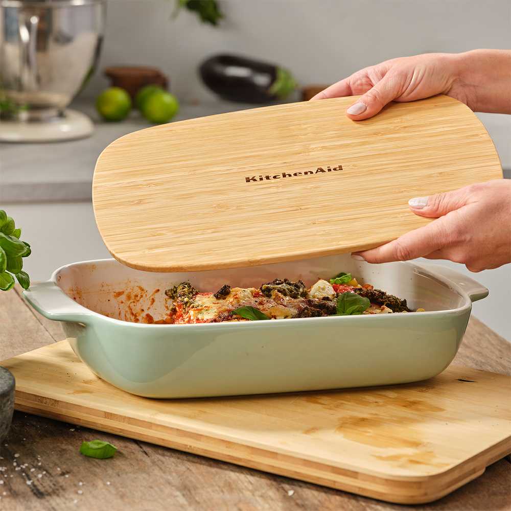 KitchenAid kepimo skarda su mediniu dangčiu, universali, 40x25cm