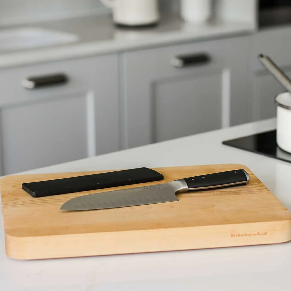 KitchenAid Santoku peilis 18 cm su dangteliu