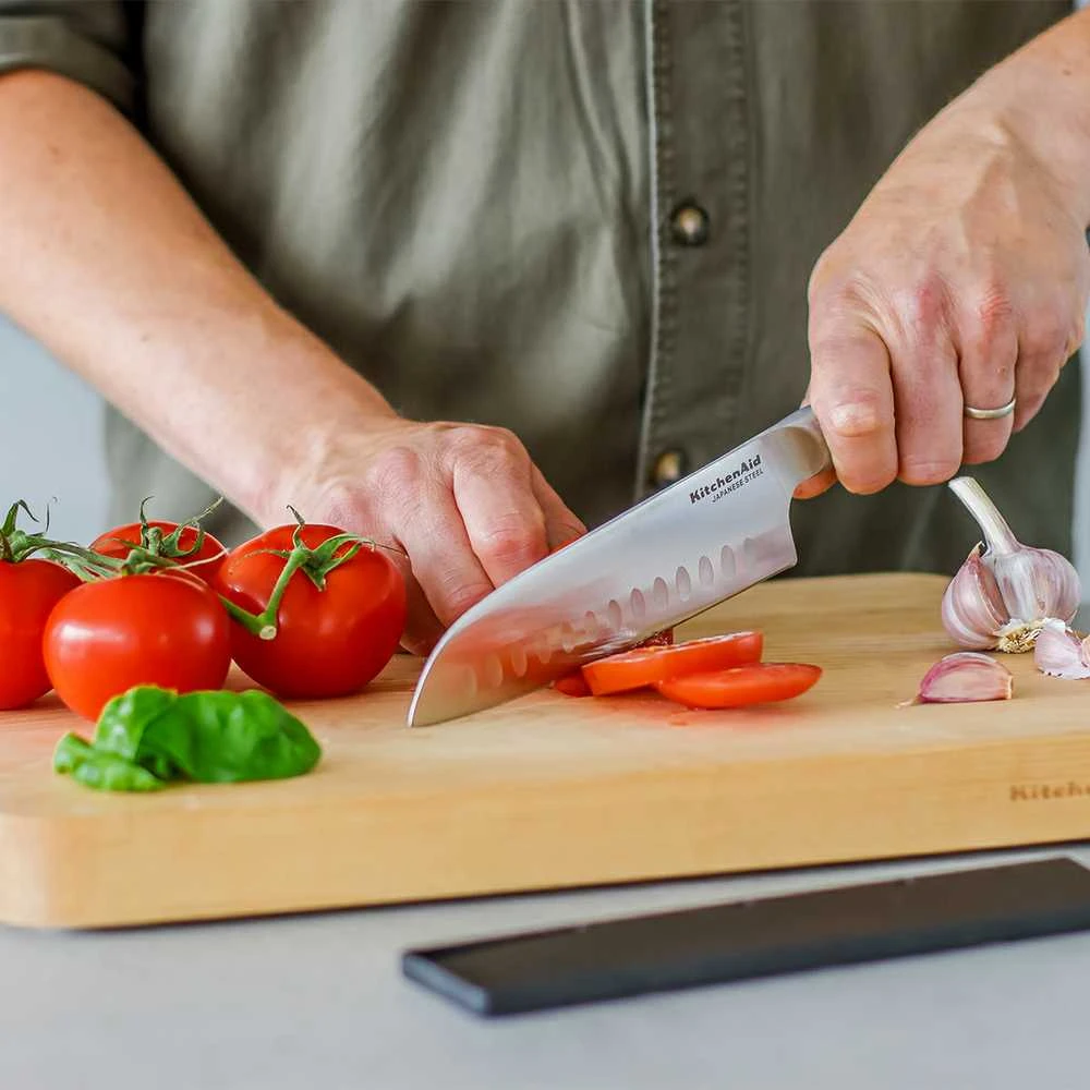 KitchenAid Santoku peilis 18 cm su dangteliu