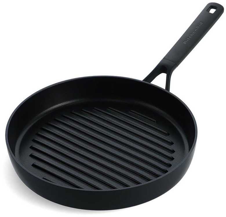 KitchenAid - Klasikinė kaltinė apvali keptuvė - juoda - 28 cm