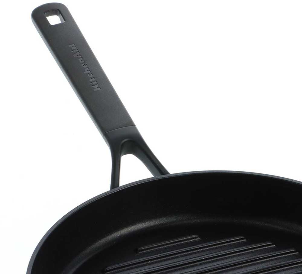 KitchenAid - Klasikinė kaltinė apvali keptuvė - juoda - 28 cm