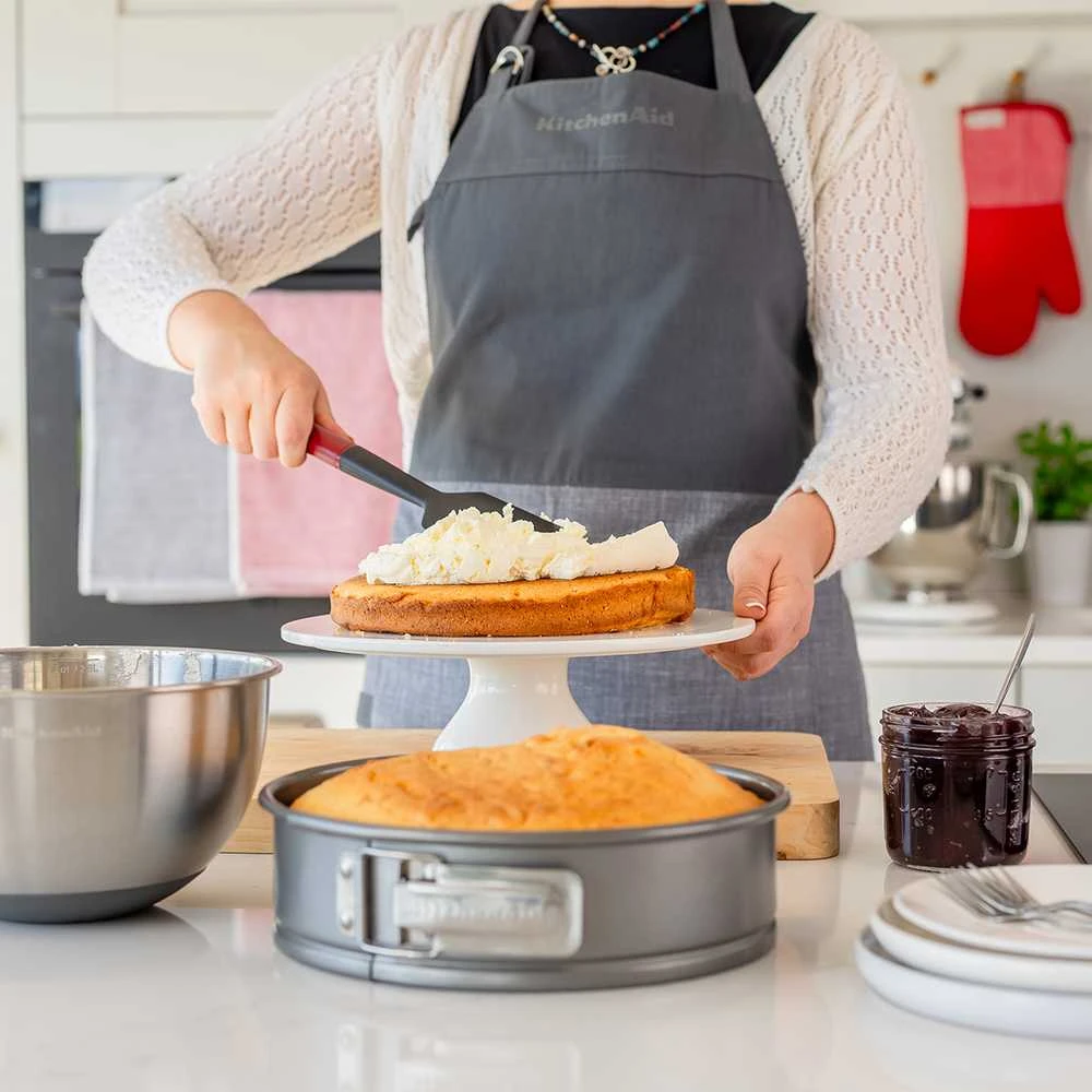 „KitchenAid Empire“ raudona grandymo mentelė