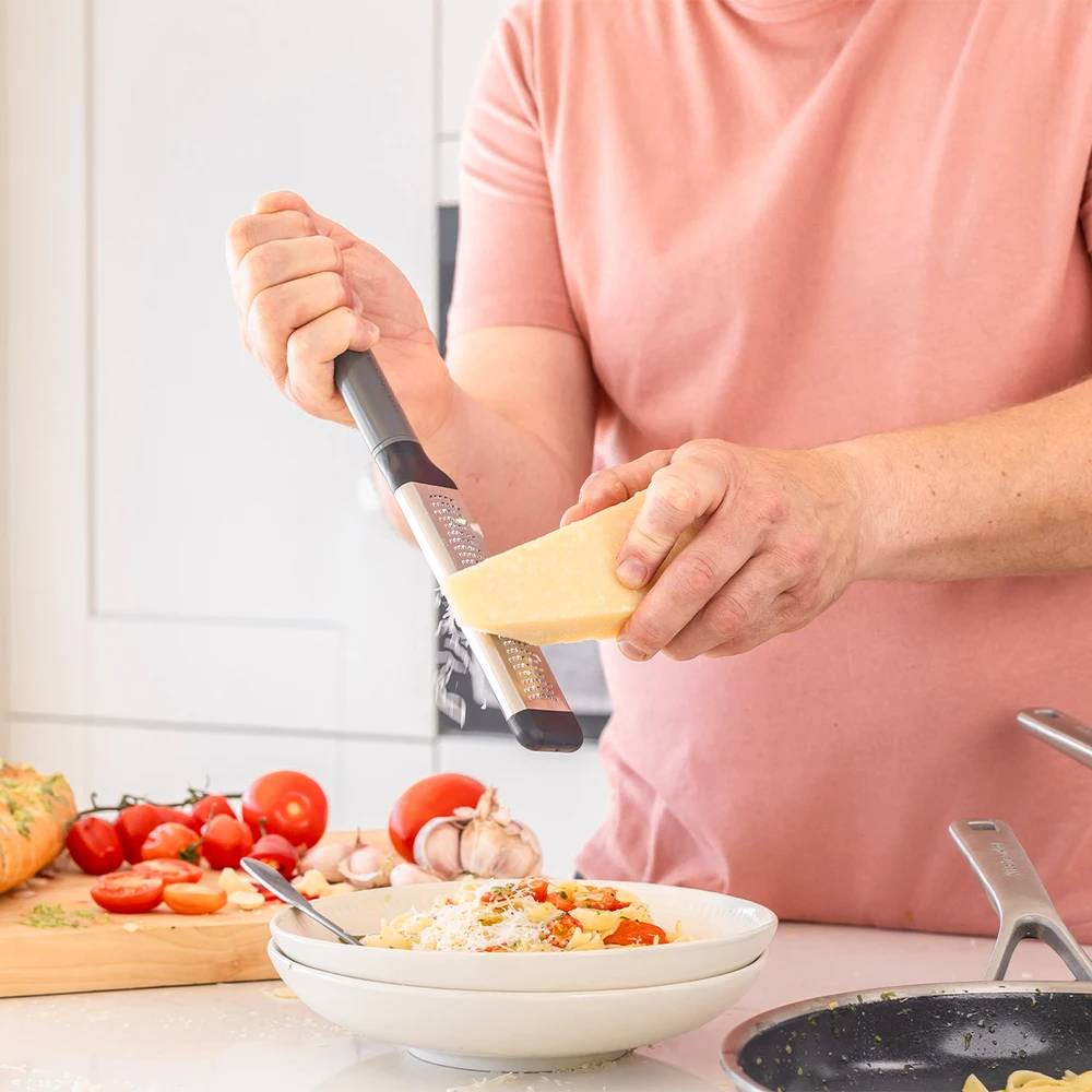 KitchenAid tarka citrinų žievelės smulkintuvas, pilkos spalvos, anglis