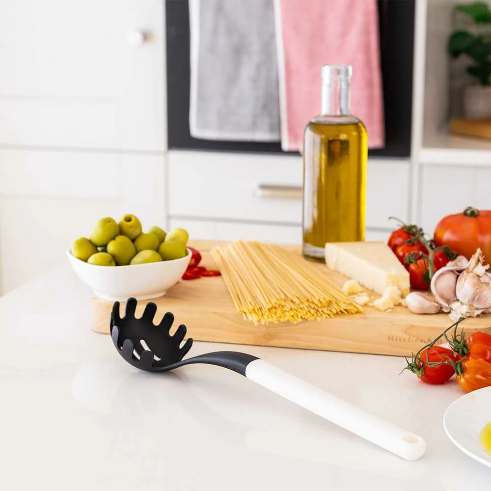 KitchenAid makaronų šaukštas, porcelianas, baltas