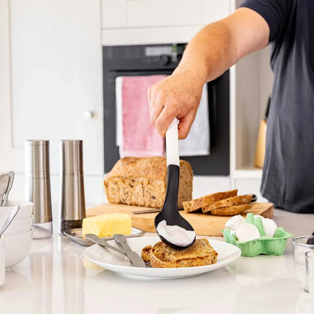 KitchenAid kiaurasamtis su porcelianiniu, baltu dangteliu