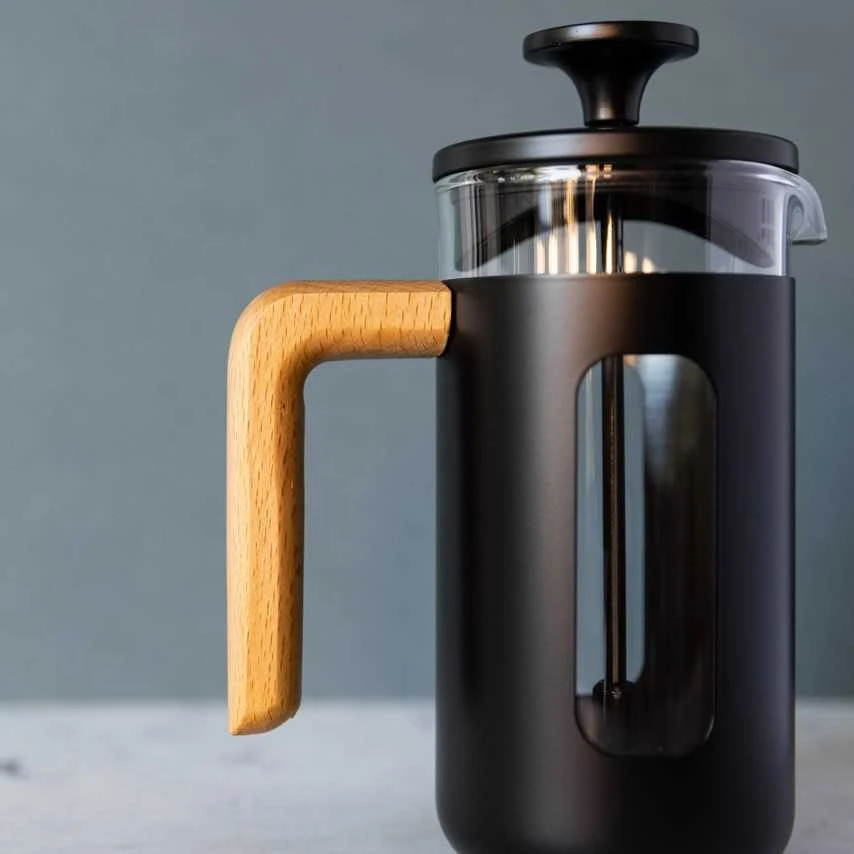 La Cafetiere PISA kavinukas su medine rankena