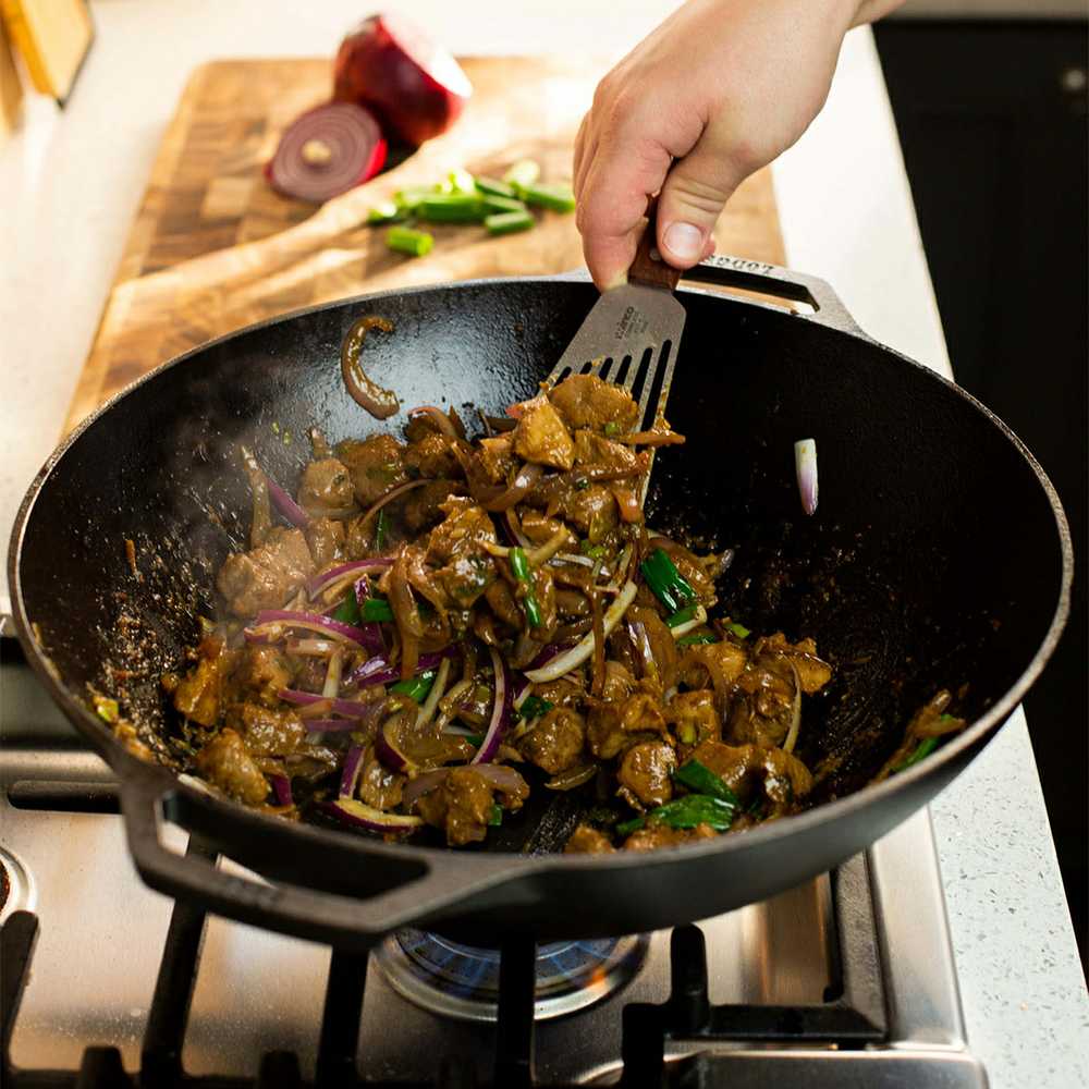 Lodge ketaus keptuvė wok 35,6cm